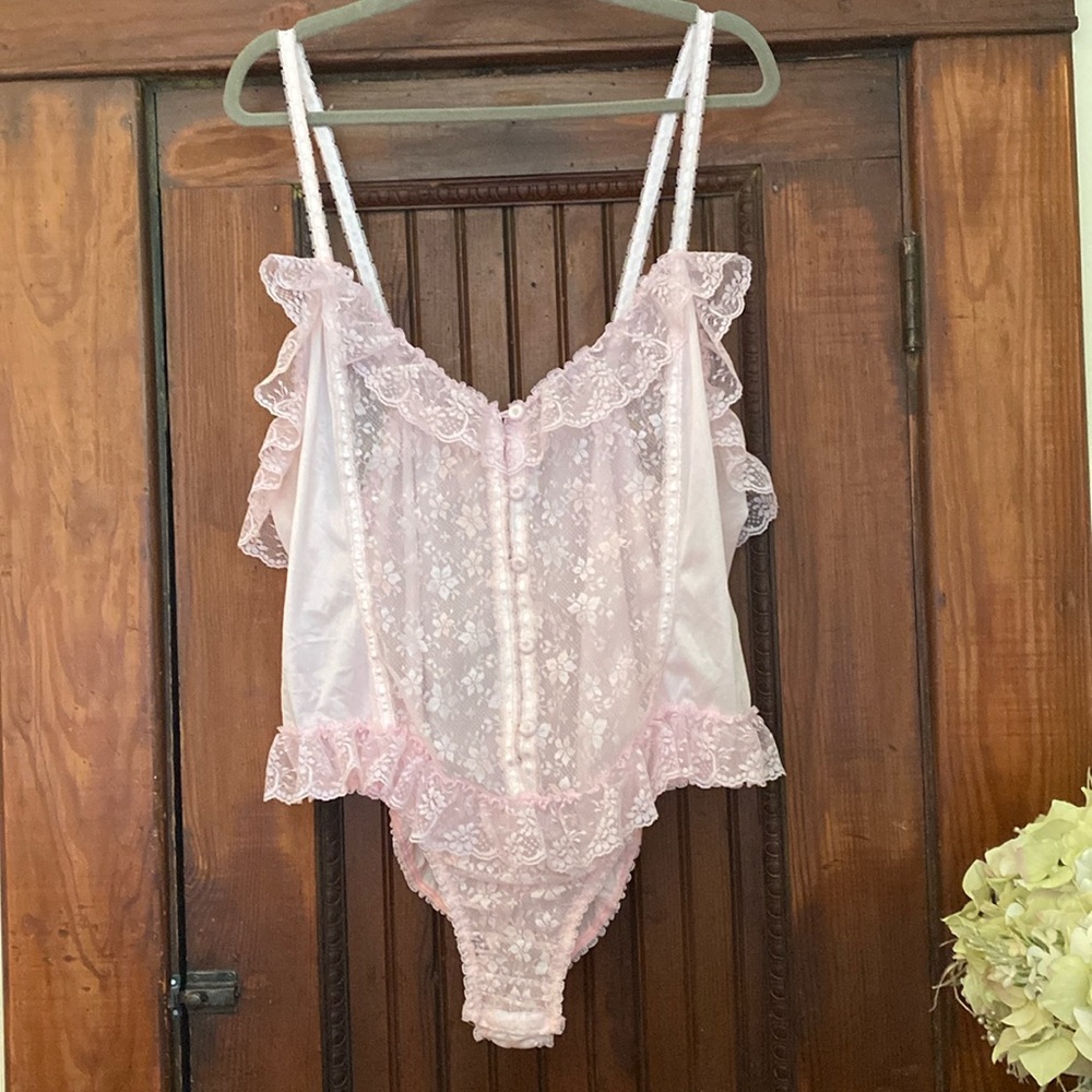 Pandora Chic Vintage Lingerie